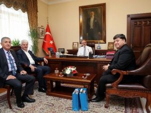 Vali Karaloğlu: “Bursa Üzerine Düşeni Her Zaman Yerine Getirir”