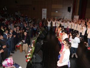 Engelliler Söyledi, Salon Ayakta Alkışladı