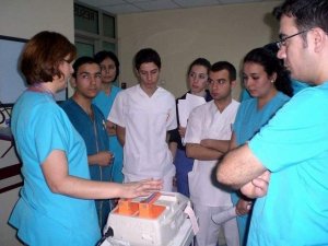 Karaer: “Hemşirelerimizin Sorunları Çözülmeli, İş Yükü Hafifletilmelidir”