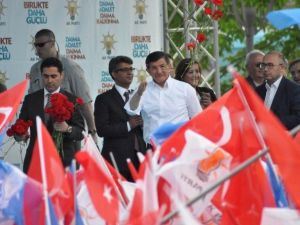 Başbakan Davutoğlu, Uşak’tan Ayrıldı