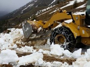 Erzurum’da Mayıs Ayında Karla Mücadele Devam Ediyor
