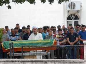 Genç Yaşta Hayattan Kopan Ebru Marmaris’te Toprağa Verildi