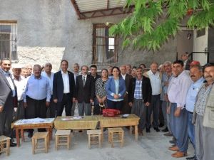 CHP’li Adaylar Karaisalı’da Sorun Dinledi