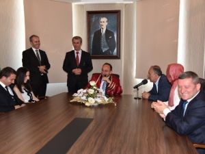 Üzülmez, Personelini Evlendirdi