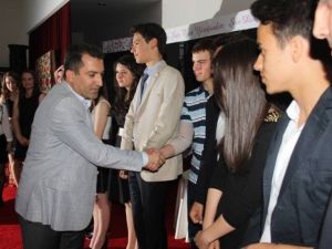 Lise Öğrencilerinden Şiir Gecesi