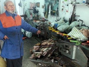 85 Yaşında Çay Makası Tamir Ederek Geçimini Sağlıyor