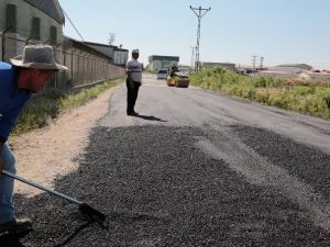 Yüreğir’de 5 Ayrı Ekip Yol Çalışması Yapıyor