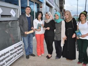 Muş’ta Üniversiteli Öğrenciler ‘Kitap Kumbara’ Kampanyası Başlattı