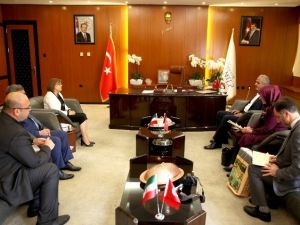 İran’ın Ankara Büyükelçisi Bikdeli’den Fatma Şahin’e Ziyaret