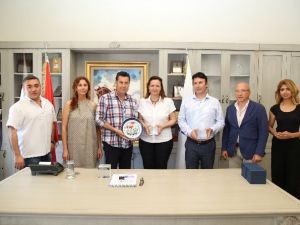 Başkan Kocadon’a Teşekkür Plaketi