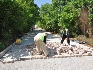 Kartepe’de Kilitli Parke Taşı Çalışması
