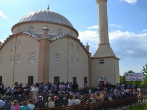 Sultangazi Belediye Başkanının Desteğiyle Yapılan Cami İbadete Açıldı