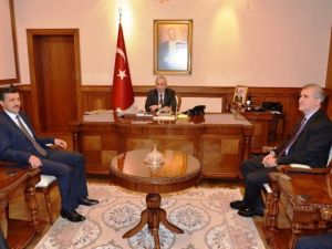 Müsteşar Prof. Dr. Eyüp Gümüş, Vali Kamçı’yı Ziyaret Etti