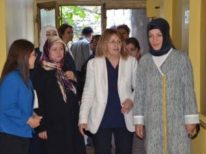 Emine Çift Seçim Gezilerini Hız Kesmeden Sürdürüyor