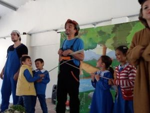 İlkokul Öğrencilerine Orman Konulu Tiyatro Gösterimi