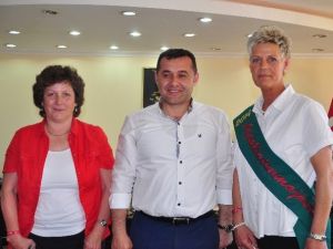 Almanya’nın Elma Kraliçesinden Ziyaret