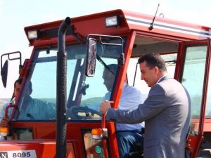 Kaymakam Soytürk, Çiftçileri Tarlada Ziyaret Etti