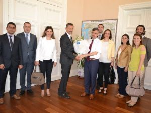 29. Bölge Manisa Eczacılar Odası Vali Bektaş’ı Ziyaret Etti