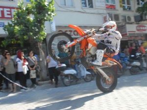 Fethiye Festivali Renkli Görüntülerle Başladı