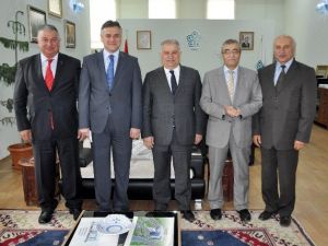 "Necmettin Erbakan Vakfı İle Üniversitesi Arasında İşbirliği"