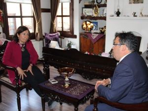 Ceritoğlu’ndan Beyaz Ay Derneği’ne Ziyaret