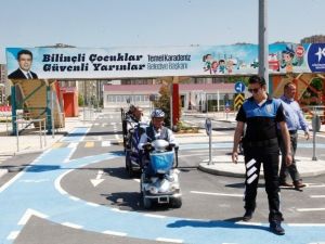 Küçükçekmeceli Engelliler Trafiğe Çıktı