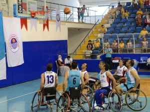 Tekerlekli Sandalye İle Potayı Salladılar