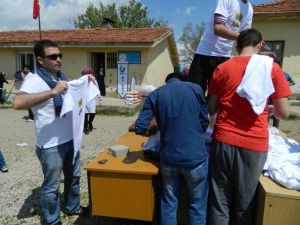 Türkiye’nin Dört Bir Yanından Gelen Öğrenciler Okulu Boyadılar