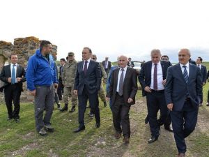 Vali Altıparmak Konuk Valilere Tabyaları Gezdirdi