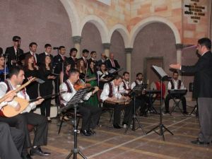 Türk Halk Müziği Koro Çalışmaları Sürüyor