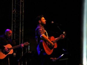 HKÜ’de Nükleer Başlıklı Kız Ve Yalın Konseri