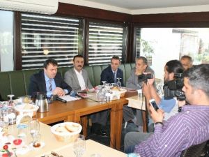 MÜSİAD Başkanı İsmail Çakmak Basın İle Bir Araya Geldi