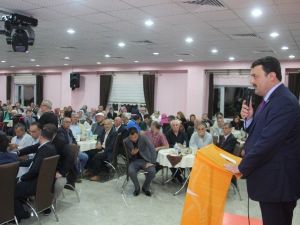 AK Partililer Yemekte Bir Araya Geldi