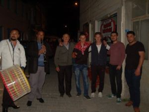 Askerler Davullarla Uğurlandı