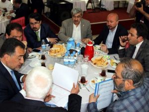 Nazlı Ve Gazel, Amatör Spor Kulüplerinin Başkan Ve Yöneticileri İle Bir Araya Geldi