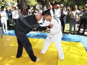 Torbalı Gençlik Festivalinde Başkan Görmez’in Zor Anları