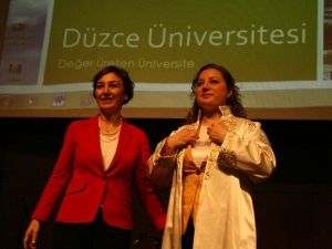 Düzce Üniversitesinde Duygulandıran Devir Teslim Töreni