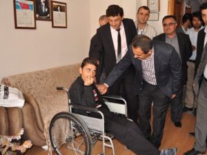 AK Parti Milletvekili Samani, Engellileri Ziyaret Etti