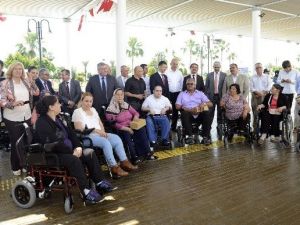 Mersin’deki Engellilere Akülü Sandalye