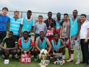 Uluslararası Öğrenciler Halı Sahada Ter Döktü