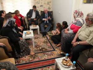 Başkan Kurt, Karapınar Mahallesinde Vatandaşlarla Buluştu