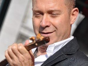 Sümer Ezgü, Antalyalılarla Buluşuyor