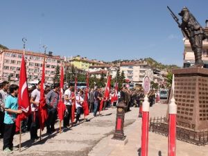 Tosya’da Bando Eşliğinde Yapılan "Gençlik Yürüyüşü" İlgi Gördü