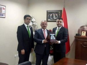 Ziraat Odası Başkanı Salih Şahan’a Plaket