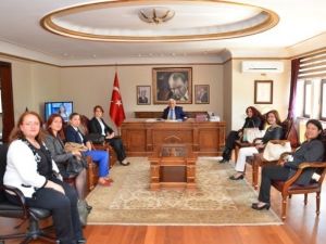 Hemşireler Vali Orhan Alimoğlu’nu Ziyaret Etti