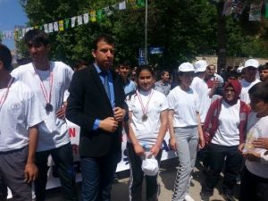 Silvan’da Gençlik Haftası Yürüyüşü