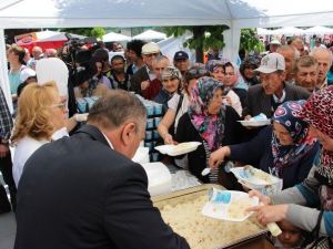 Bolu Belediyesi’nden 5 Bin Kişilik Kandil Pilavı İkramı