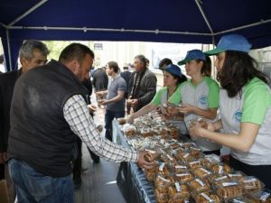 Odunpazarı Belediyesi 2 Bin Kandil Simidi Dağıttı