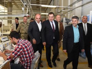 OSB’de Fabrikalar Peş Peşe Açılıyor