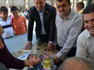 9 Yaşındaki Mehmet, Sünnet Olurken Salavat Ve Tekbir Getirdi